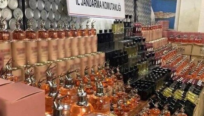 İstanbul'daki sahte parfüm operasyonunda iki şüpheli yakalandı