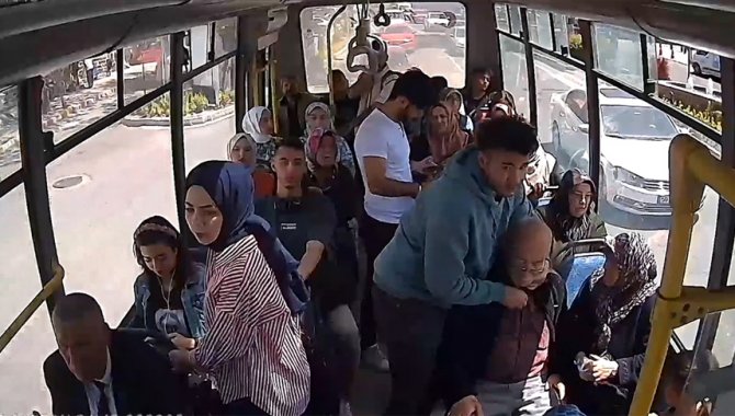 Nevşehir'de halk otobüsü şoförü, bayılan yolcuyu hastaneye ulaştırdı