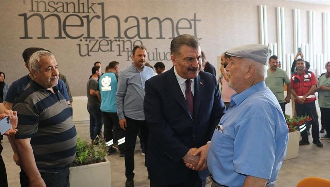 Sağlık Bakanı Koca, Defne Devlet Hastanesini ziyaret etti