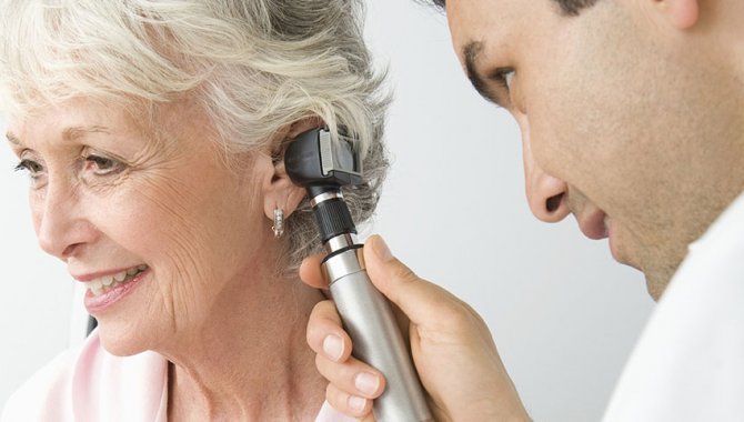 Koklear implant yaşlılıkta işitme kaybına çözüm oluyor
