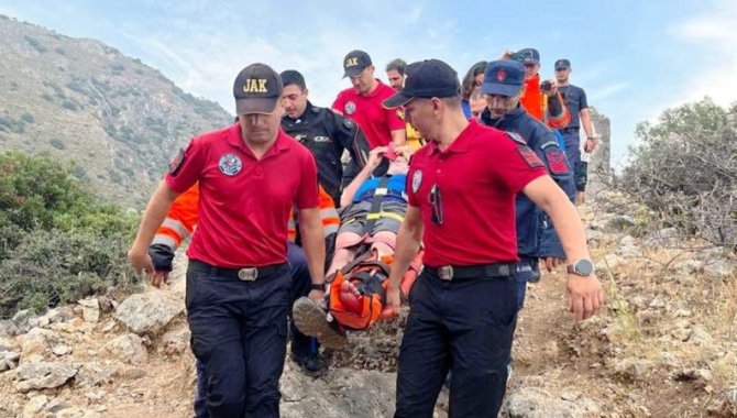 Muğla'da yürüyüşte yaralanan ABD'li turist hastaneye kaldırıldı