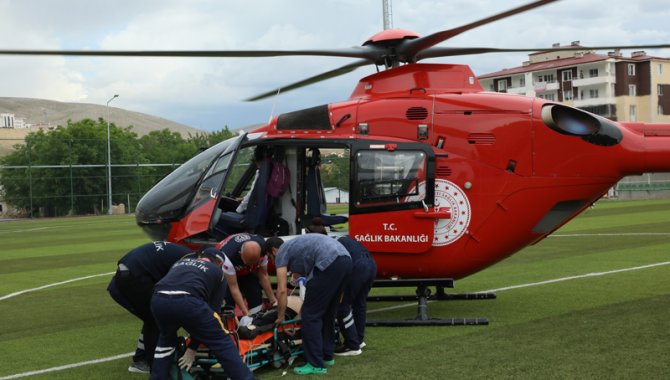 Malatya'da ambulans helikopter yüksek tansiyon hastası için havalandı