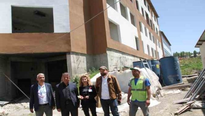 Malazgirt Devlet Hastanesi'nin inşaat çalışmaları devam ediyor