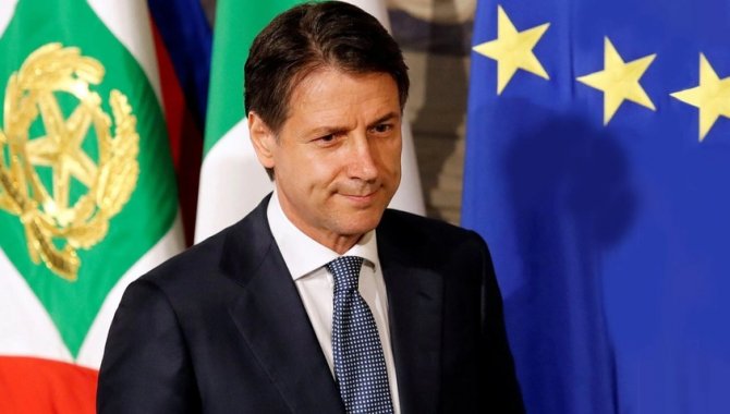 İtalya'da salgın soruşturmasında eski başbakan ve bakana yöneltilen suçlamalar düşürüldü