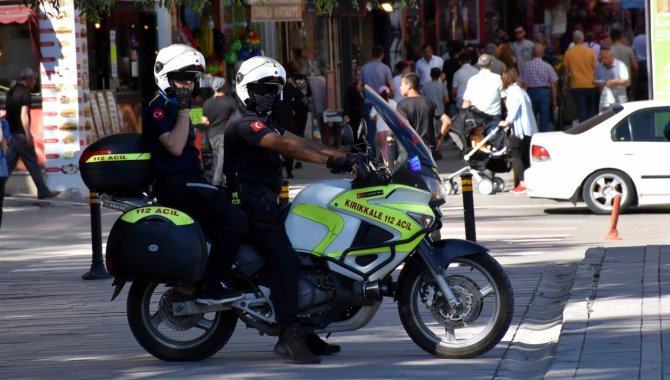Kırıkkale'de motosikletli acil sağlık ekibi vakalara hızlı müdahale ediyor