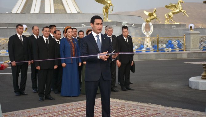 Türkmenistan'ın ilk "akıllı şehri"nin açılışı yapıldı