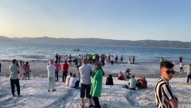 Salda Gölü'ne giren 13 yaşındaki çocuk boğuldu