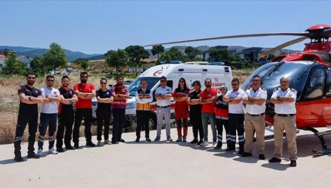 İzmir'de sağlıkçılar bayram tatilinde "acil müdahale birimleri"yle hizmet verdi