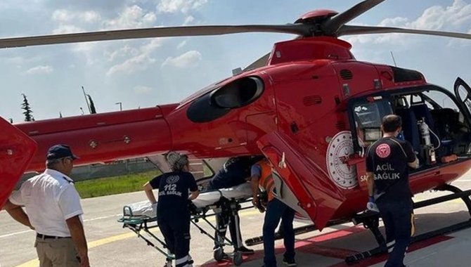 Aydın'da boğulma tehlikesi geçiren genç ambulans helikopterle Manisa'ya götürüldü