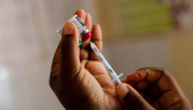 İlk sıtma aşıları 12 Afrika ülkesine gidecek
