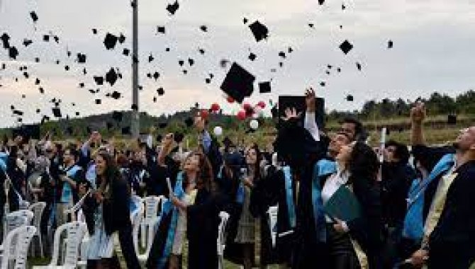 Eskişehir Osmangazi Üniversitesinde mezuniyet töreni yapıldı