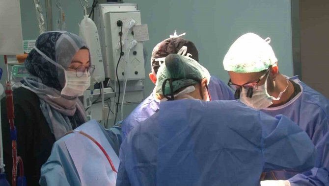 Organ Naklinde 10 Saatlik Operasyon: 3 Ameliyat Peş Peşe Yapıldı