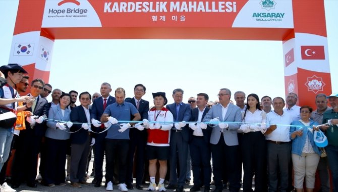 Kahramanmaraş'taki "Kardeşlik Mahallesi Konteyner Kent" hizmete açıldı