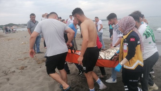 Samsun'da denizde boğulma tehlikesi geçiren 4 çocuktan 3'ü kurtarıldı, biri kayboldu