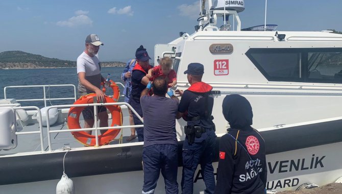 İzmir'de gezi teknesinde rahatsızlanan çocuğa tıbbi tahliye