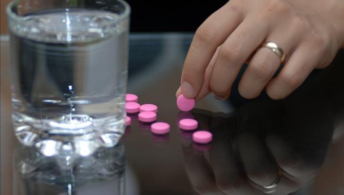 ABD'de "mucize ilaçla" dolandırıcılık yapan sanal kilise lideri ve ailesi hakim karşısında