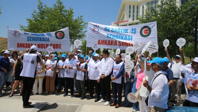 Öz Sağlık-İş Sendikası, sağlık işçilerinin geriye dönük alacaklarının ödenmesini istedi