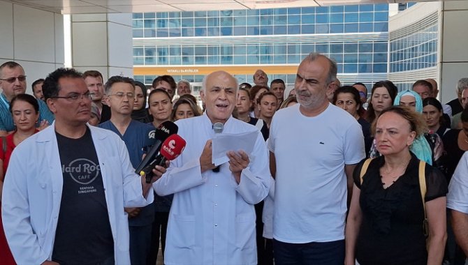 Samsun'da sağlık çalışanları doktora silah çekilmesini kınadı