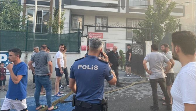 GÜNCELLEME - Beylikdüzü'nde özel bakım merkezinde çıkan yangın söndürüldü