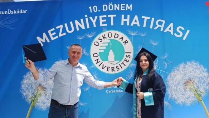 42 yaşındaki Derya Ezber, Üsküdar Üniversitesi'nde üç program bitirdi