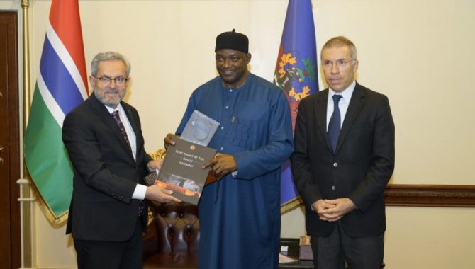 YÖK heyeti Gambiya'da Cumhurbaşkanı Barrow ile görüştü