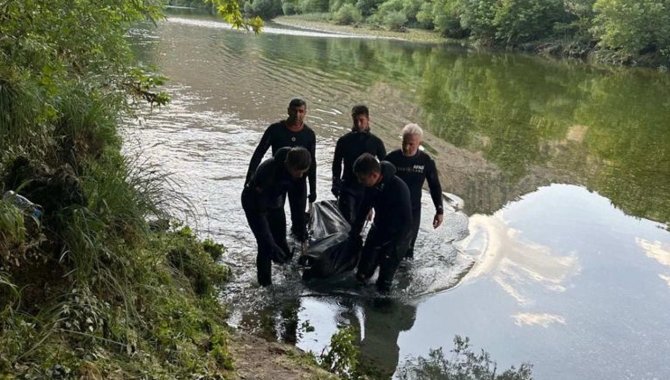 Serinlemek için Dicle Nehri'ne giren fizyoterapi teknikeri boğuldu