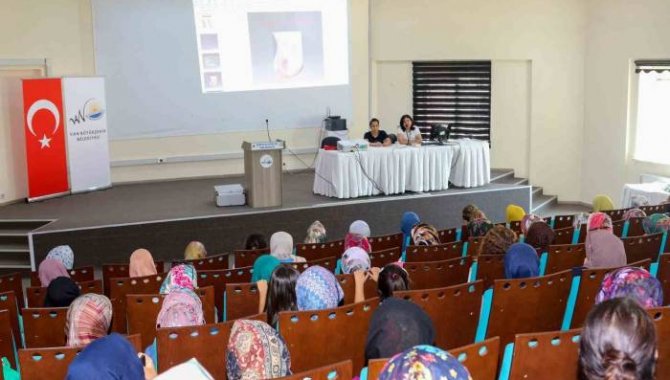 Van'da kadınlara yönelik kanser türleri ve erken tanı semineri düzenlendi