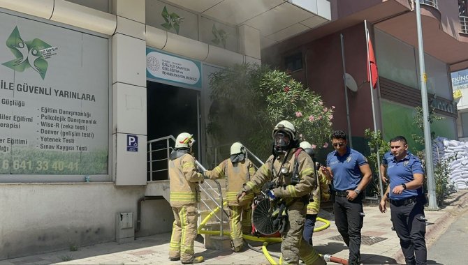 Çekmeköy'de özel eğitim ve rehabilitasyon merkezinde çıkan yangın söndürüldü