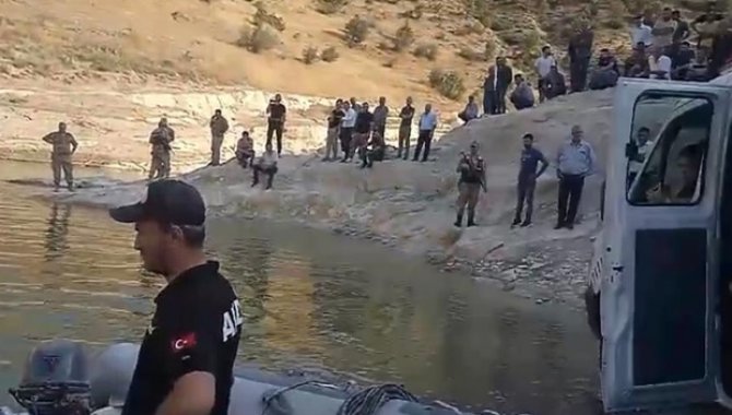 Siirt'te serinlemek için çaya giren oğlunu kurtarmak isteyen baba boğuldu