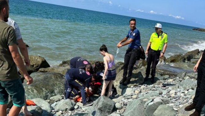 Artvin'de denize giren çocuk boğuldu