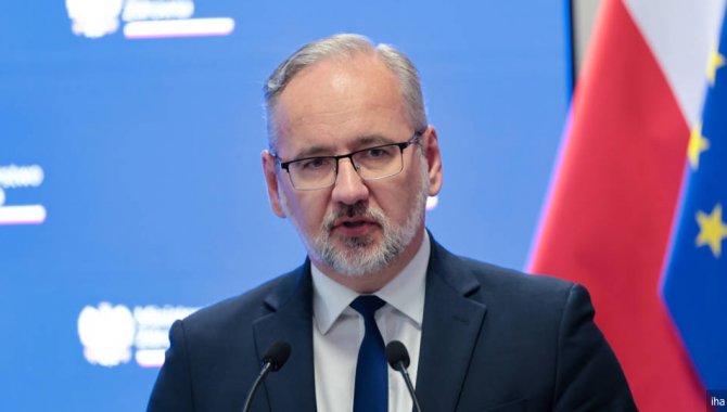 Polonya'da kendisini eleştiren doktorun bilgilerini yayımlayan Sağlık Bakanı istifa etti