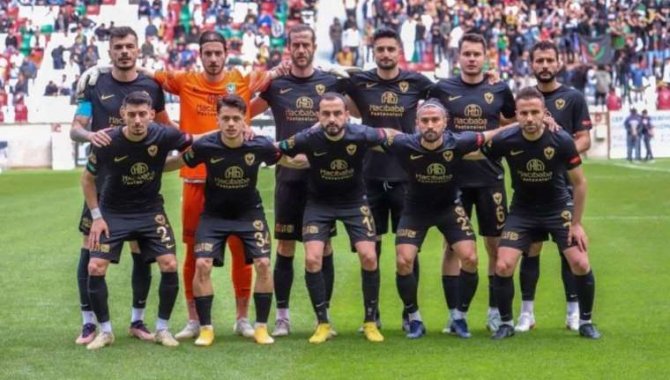 Amed Sportif Faaliyetler'in bazı futbolcuları kampta rahatsızlanınca hazırlık maçı iptal edildi