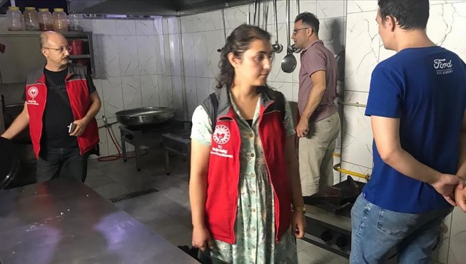 Bodrum'da gıda zehirlenmesi şüphesiyle 17 kişi hastanelere başvurdu