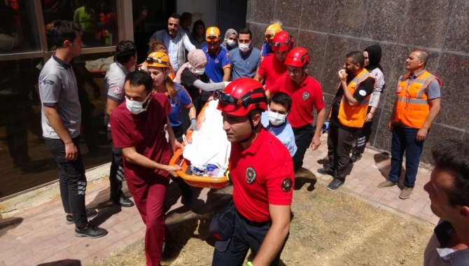 Van Eğitim ve Araştırma Hastanesinde deprem tatbikatı yapıldı