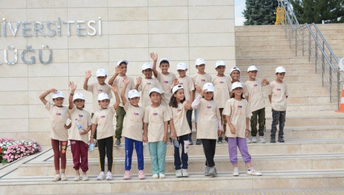 Anadolu Üniversitesi mevsimlik tarım işçilerinin çocuklarını ağırladı