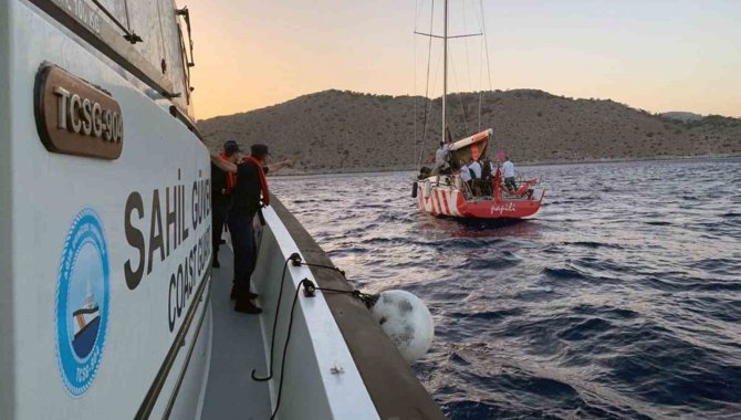 Datça açıklarındaki teknede yaralanan kişiye tıbbi tahliye