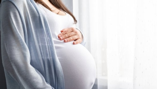 Rapor: ABD'de hamilelik döneminde 5 kadından biri sağlık merkezlerinde kötü muamele görüyor