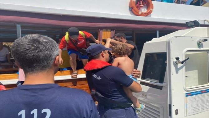 Fethiye açıklarında teknelerde yaralanan 3 kişiye müdahale edildi