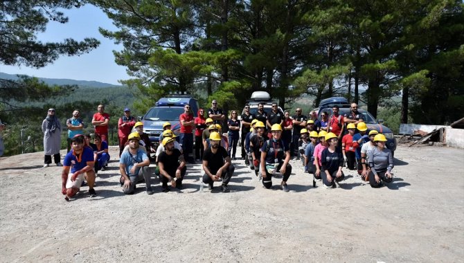 Muğla'da UMKE eğitimi alan gönüllüler deprem tatbikatı yaptı