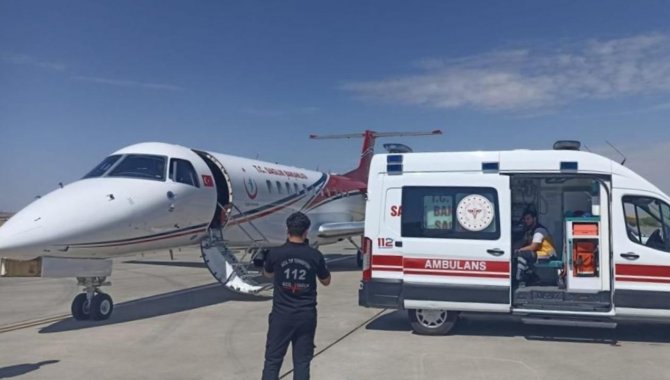 Şanlıurfa'da tedavi gören 3 bebek, ambulans uçakla İstanbul'a sevk edildi