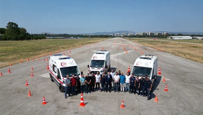 Ambulans Sürüş Eğitimcilerine Güvenli Sürüş Eğitimi Verildi