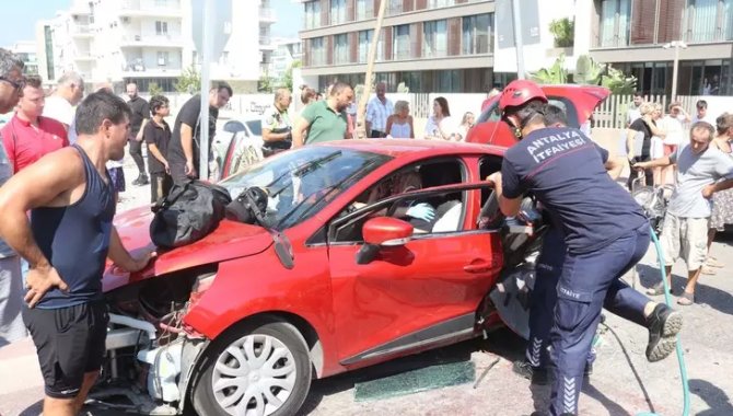 Antalyaspor'dan trafik kazası geçiren Naldo'nun ailesi için "geçmiş olsun" mesajı