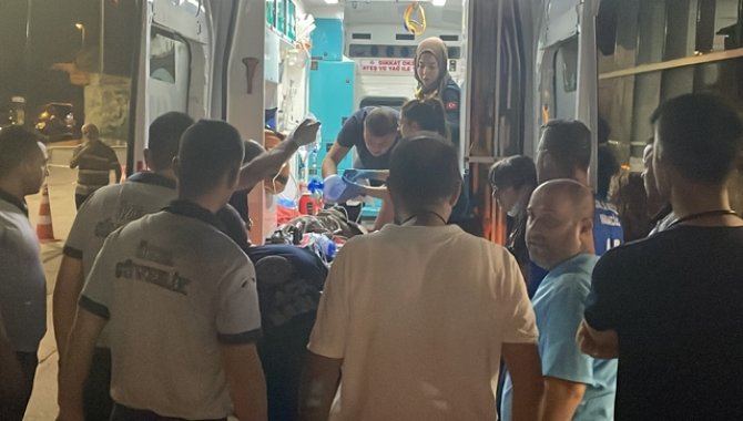 Zonguldak'ta futbol sahasında kalp krizi geçiren gardiyana ilk müdahale tenis oynayan doktorlardan geldi
