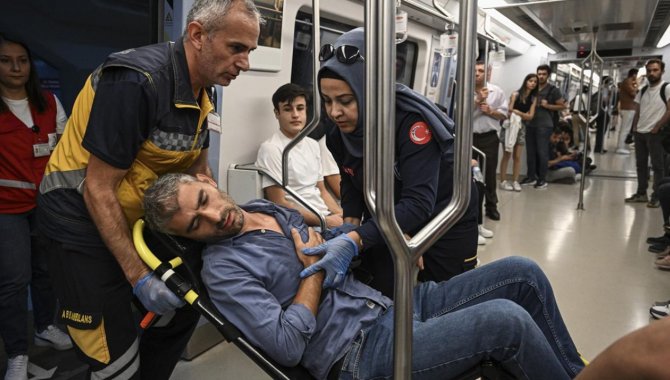 Metroda "hayat kurtaran" tatbikat