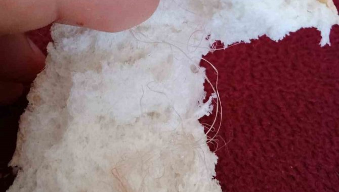 Alınan Ekmeğin İçinden Bir Avuç Çuval İpi Çıktı