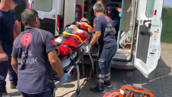 Sahil Güvenlik, Fethiye'de gezi teknesinde yaralanan 2 kişiyi karaya çıkardı