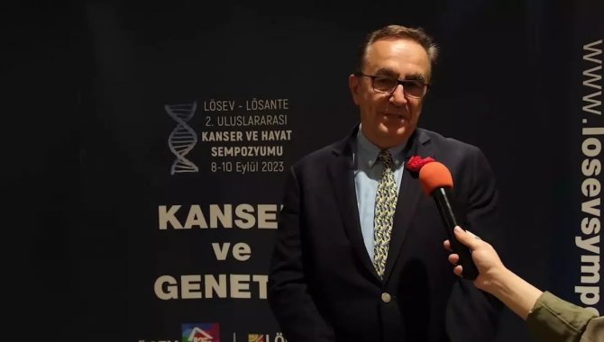 Bilim insanları kanserle mücadeledeki son gelişmeleri sempozyumda tartıştı