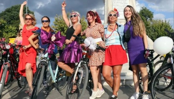 Edirne'de "Süslü Kadınlar Bisiklet Turu" düzenlendi
