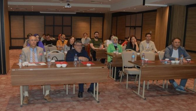 Erzurum'da sağlık çalışanları kronik miyeloid lösemi hakkında bilgilendirildi