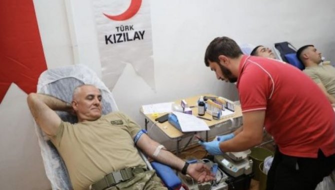 Samsun'da Mehmetçik'ten Türk Kızılay'a kan desteği